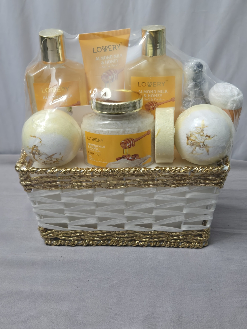 Lovery Luxe 10 Piece Almond Milk and Honey Spa Gift Basket